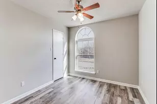 942 Jacobs Crossing Ct, Burleson, TX 76028 - Photo 8