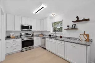 617 S Waxahachie St, Mansfield, TX 76063 - Photo 8