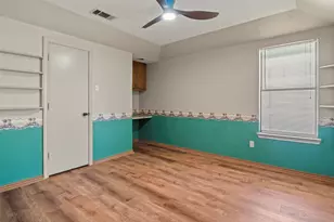 500 Sunflower St, Red Oak, TX 75154 - Photo 6