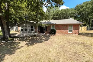 213 Glenhaven Dr, Azle, TX 76020 - Photo 2