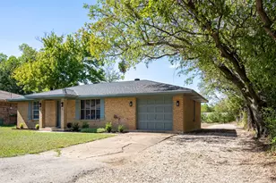 600 Mary St, Aubrey, TX 76227 - Photo 2