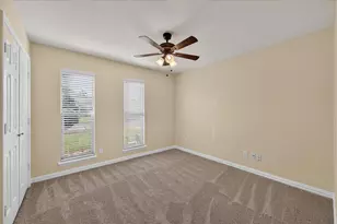 521 E Glendale St, Crowley, TX 76036 - Photo 12
