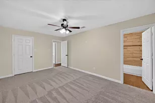521 E Glendale St, Crowley, TX 76036 - Photo 16