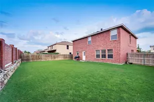 2424 Canyon Springs Dr, Grand Prairie, TX 75052 - Photo 2