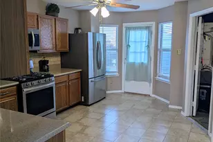1787 Circle Creek Dr, Lewisville, TX 75067 - Photo 4