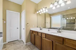 8410 Lexington Ct, Rowlett, TX 75089 - Photo 10