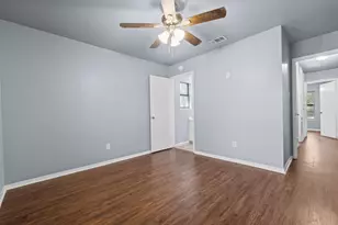 1729 W Doyle St, Granbury, TX 76048 - Photo 20
