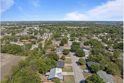 1729 W Doyle Street, Granbury, TX 76048 - Photo 38