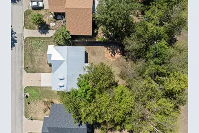 1729 W Doyle Street, Granbury, TX 76048 - Photo 36