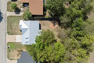 1729 W Doyle St, Granbury, TX 76048 - Photo 36