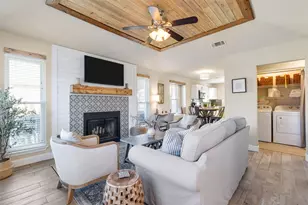 2918 Clover Ln, Euless, TX 76039 - Photo 2