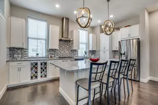 1074 Manacor Ln, Dallas, TX 75212 - Photo 2
