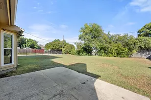 2215 Villanova St, Arlington, TX 76018 - Photo 28