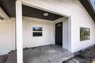 3508 Livingston Ave, Fort Worth, TX 76110 - Photo 4