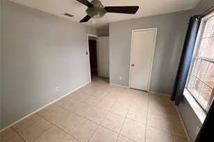4470 Falls Dr, Dallas, TX 75211 - Photo 10
