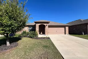 609 Buzzard Lake Trl, Fort Worth, TX 76120 - Photo 2