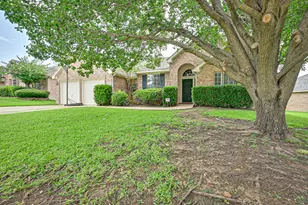 2017 Perry Dr, Mansfield, TX 76063 - Photo 2