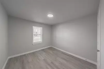 5569 Burton Avenue, Fort Worth, TX 76119 - Photo 16