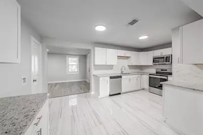 5569 Burton Avenue, Fort Worth, TX 76119 - Photo 8