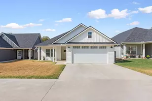 308 N Main St, McGregor, TX 76657 - Photo 2