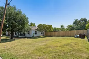 714 NW 6th St, Grand Prairie, TX 75050 - Photo 2