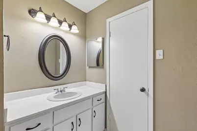 1806 Lakecrest Court, Carrollton, TX 75006 - Photo 28