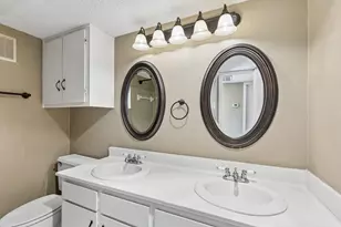 1806 Lakecrest Ct, Carrollton, TX 75006 - Photo 22