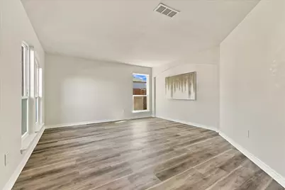 322 Ashley Oak Lane, Lake Dallas, TX 75065 - Photo 2
