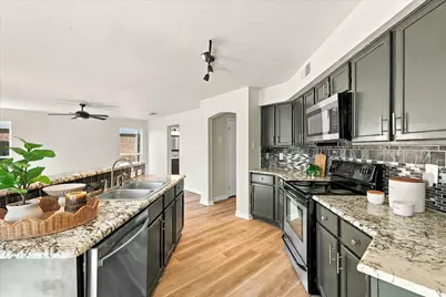 322 Ashley Oak Lane, Lake Dallas, TX 75065 - Photo 10