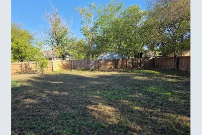 705 E Wardville Street, Cleburne, TX 76031 - Photo 1