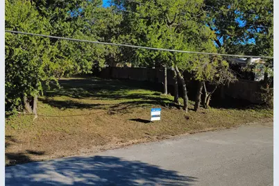 705 E Wardville Street, Cleburne, TX 76031 - Photo 2