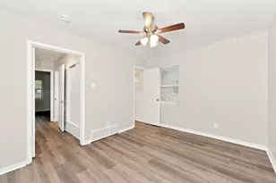 319 Royal Ave, Duncanville, TX 75137 - Photo 6