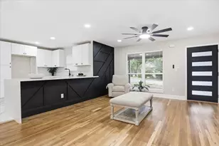 2900 Hunter St, Fort Worth, TX 76112 - Photo 10