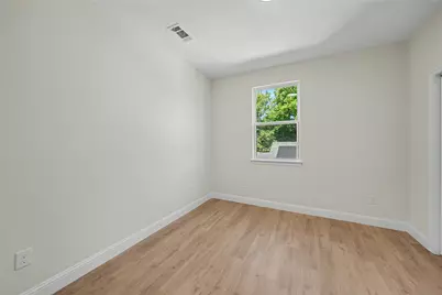 819 Stamps Avenue, Fort Worth, TX 76114 - Photo 12