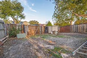 3174 Cross Creek Cir, Grand Prairie, TX 75052 - Photo 24