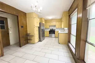 808 Warwick St, Bedford, TX 76022 - Photo 6