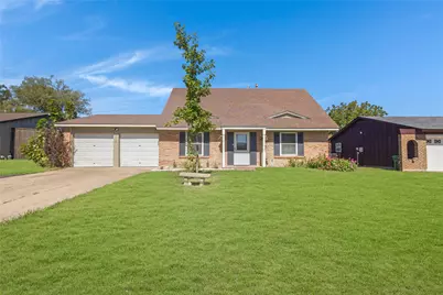 7917 Donegal Lane, North Richland Hills, TX 76180 - Photo 4