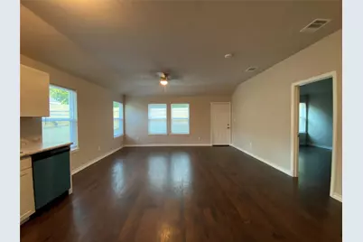 1304 E Magnolia Avenue, Fort Worth, TX 76104 - Photo 4