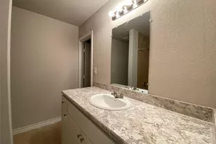 1304 E Magnolia Ave, Fort Worth, TX 76104 - Photo 16