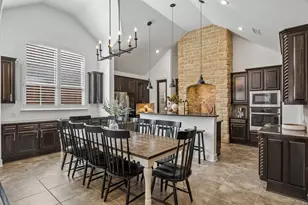 2403 Laguna Ln, Arlington, TX 76012 - Photo 12