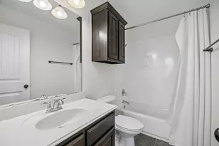 2403 Laguna Ln, Arlington, TX 76012 - Photo 26