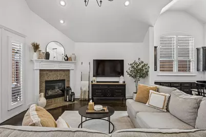 2403 Laguna Lane, Arlington, TX 76012 - Photo 8