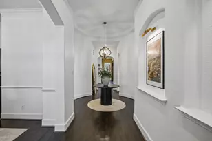 2403 Laguna Ln, Arlington, TX 76012 - Photo 2