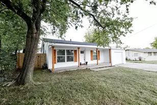 506 Lindsey St, Bowie, TX 76230 - Photo 6
