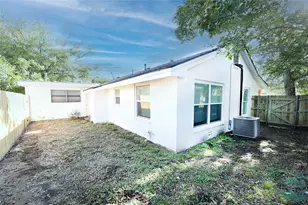 506 Lindsey St, Bowie, TX 76230 - Photo 30