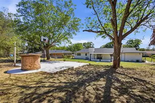 2313 Clearview Dr, Fort Worth, TX 76119 - Photo 32