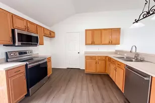 1033 Olivewood Ln, Fort Worth, TX 76140 - Photo 2