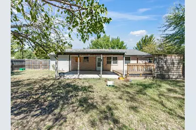 433 W Dorris Drive, Grand Prairie, TX 75051 - Photo 30