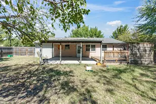433 W Dorris Dr, Grand Prairie, TX 75051 - Photo 30