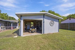 1309 W Madison St, Ennis, TX 75119 - Photo 28